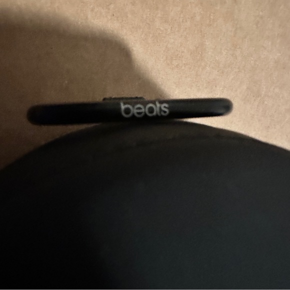 Beats by Dre Studio Pro Case and Box - Picture 3 of 4